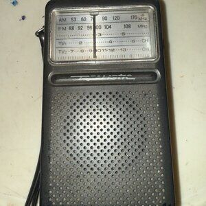 Vintage Realistic 12-614 AM FM Transistor Portable Radio Classic Antenna